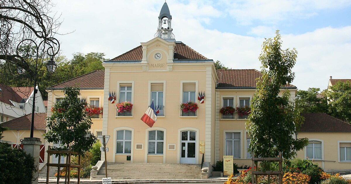Le Mesnil-le-Roi — photo réelle (Wikimedia Commons, Spedona)