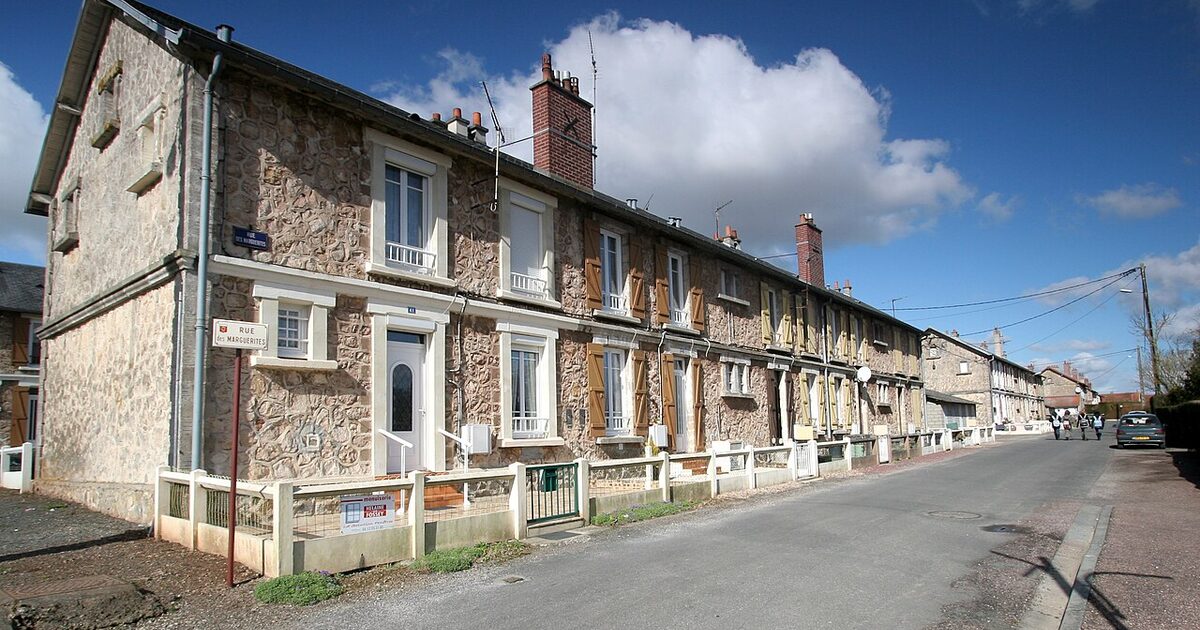 Potigny — photo réelle (Wikimedia Commons, Nitot)